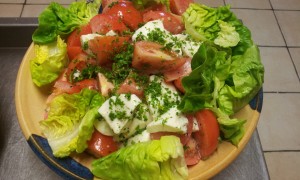 Beef tomatoes & morzella Salad